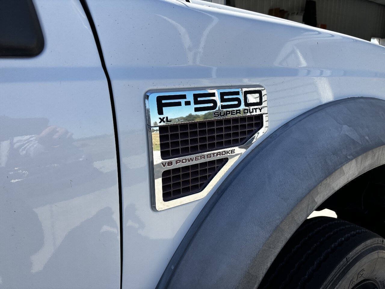 Used 2008 Ford F550 4x4 Regular Cab Super Duty image 3
