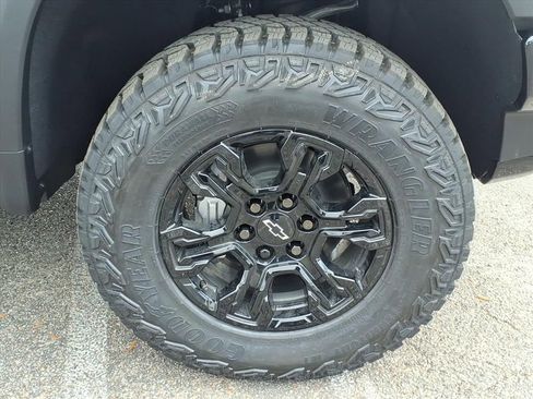 New 2026 Chevrolet Silverado 1500 ZR2 image 9