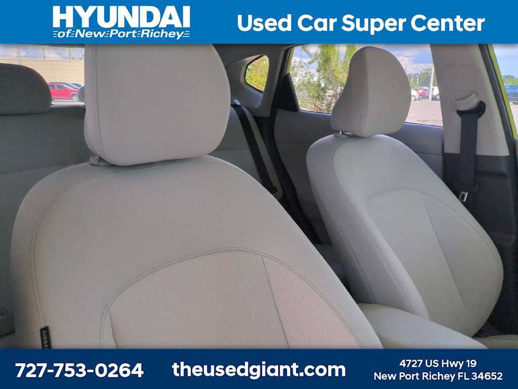 Certified 2025 Hyundai Kona SEL FWD image 6