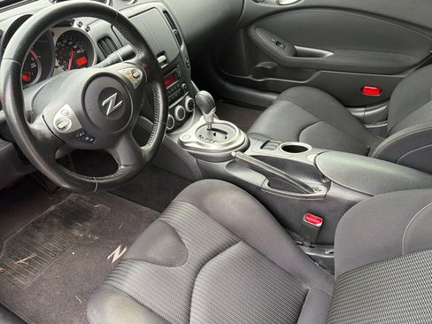 Used 2016 Nissan 370Z Base image 9