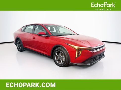 Used 2025 Kia K4 LXS image 1