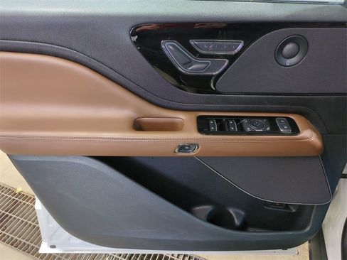 Certified 2023 Lincoln Aviator Reserve w/ Equipment Group 201A image 15