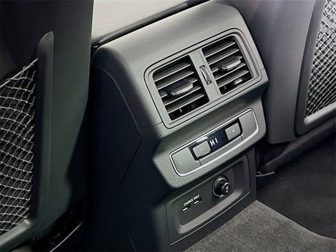 Used 2023 Audi Q5 e Premium Plus w/ Premium Plus Package image 26