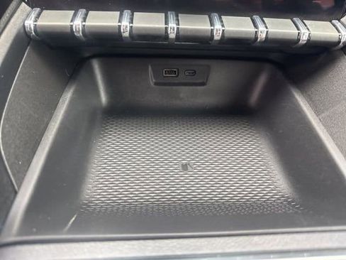 Used 2025 GMC Terrain Elevation AWD/4WD image 21