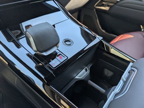 Certified 2024 Land Rover Range Rover Sport Dynamic SE image 14