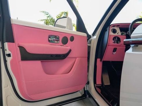 Used 2024 Rolls-Royce Cullinan image 47