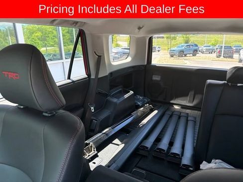 Used 2024 Toyota 4Runner TRD Off-Road Premium w/ Off Road Premium Plus Package AWD/4WD image 5