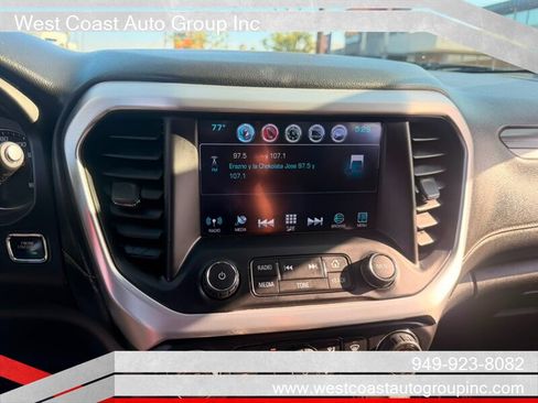 Used 2017 GMC Acadia SLT FWD image 16