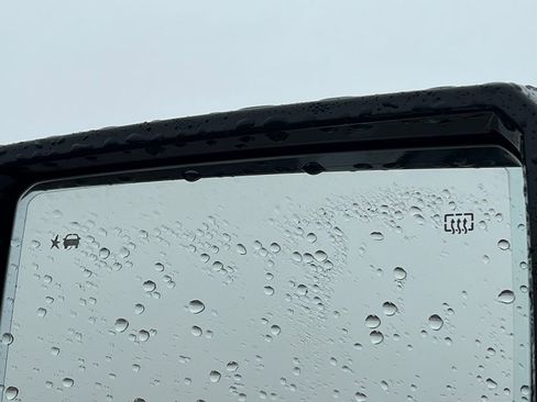 New 2025 GMC Hummer EV 2X image 40