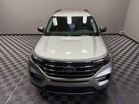 Used 2023 Ford Explorer XLT w/ Equipment Group 202A image 5