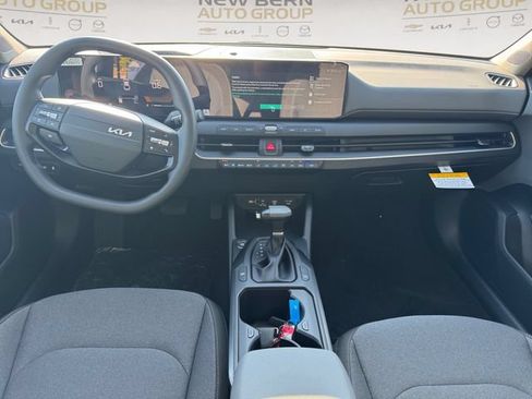 New 2026 Kia K4 FWD image 10