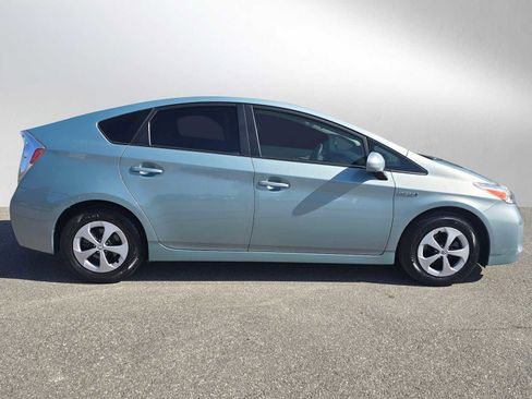 Used 2015 Toyota Prius Two FWD image 2