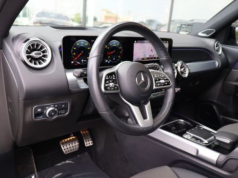 Used 2020 Mercedes-Benz GLB 250 4MATIC w/ AMG Line image 12