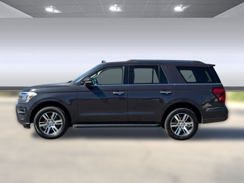 Used 2024 Ford Expedition Limited AWD/4WD image 2