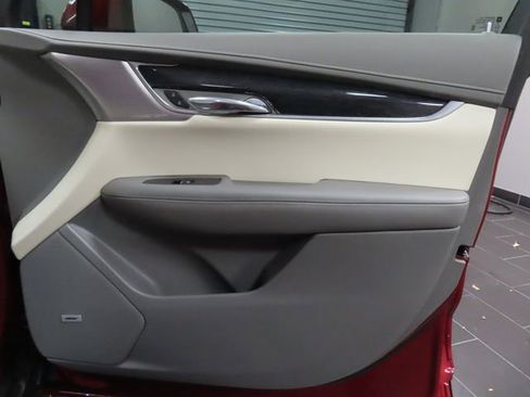 Certified 2023 Cadillac XT6 Premium Luxury w/ Technology Package FWD image 12