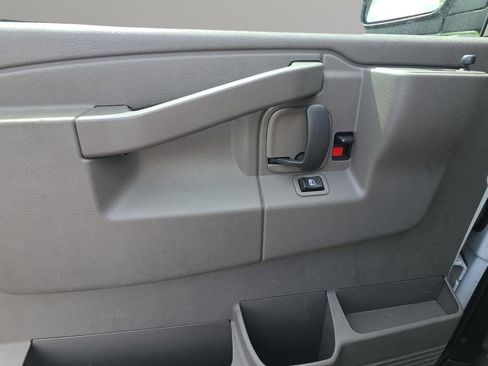 Used 2020 Chevrolet Express 3500 LS RWD image 17