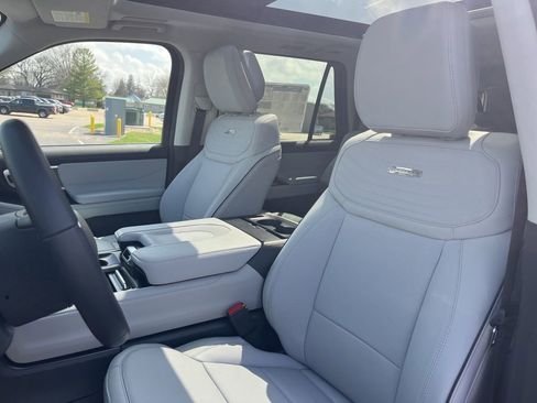 New 2026 Ford Expedition Max Platinum w/ Platinum Ultimate Package AWD/4WD image 10