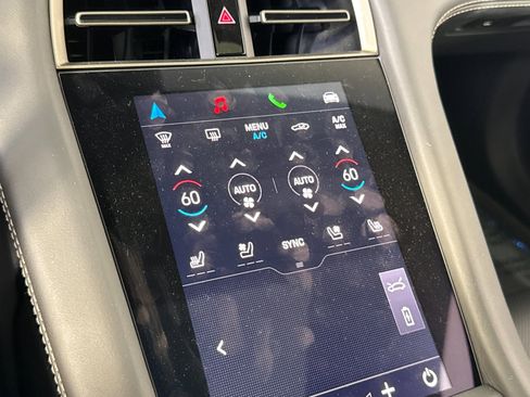 Used 2025 Porsche Taycan Turbo image 29