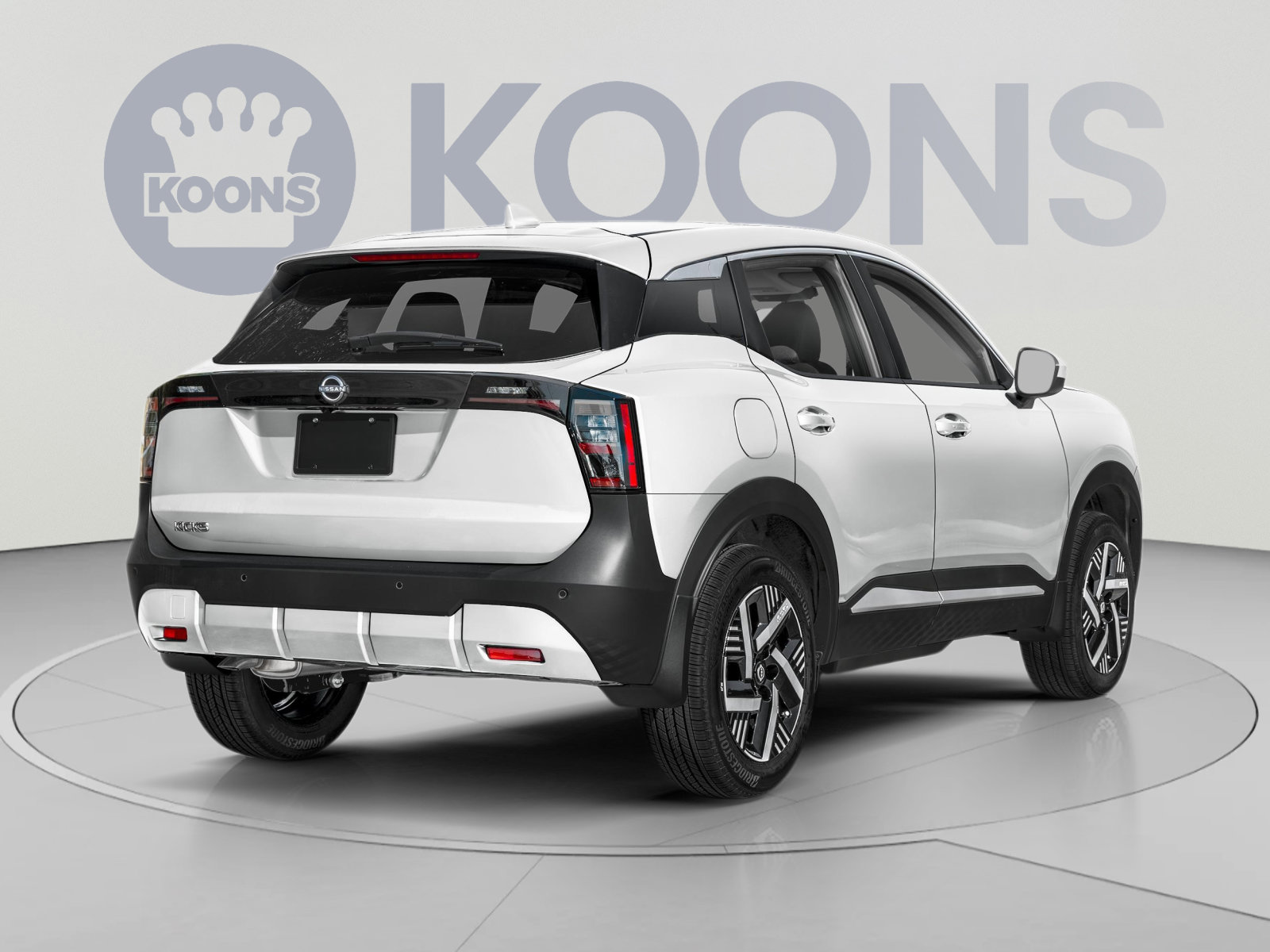 Used 2025 Nissan Kicks SV AWD/4WD image 2