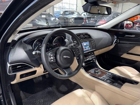 Used 2017 Jaguar XE Prestige image 7