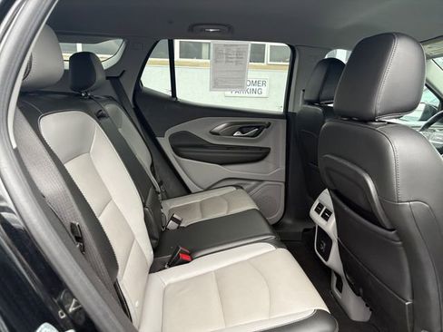 Used 2023 GMC Terrain SLT image 19
