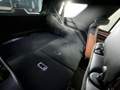 Used 2023 GMC Yukon Denali Ultimate AWD/4WD image 24