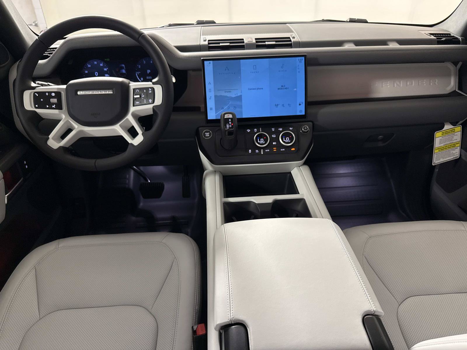 New 2026 Land Rover Defender 110 X-Dynamic SE AWD/4WD image 15