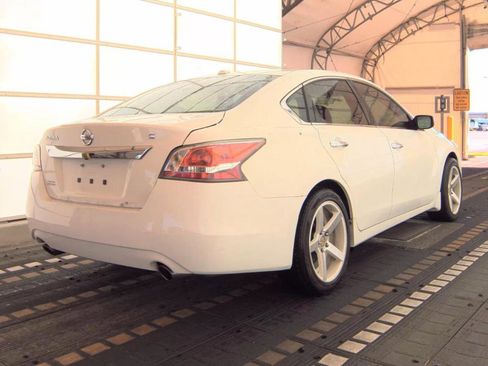Used 2015 Nissan Altima 2.5 S w/ Power Driver Seat Package FWD image 4