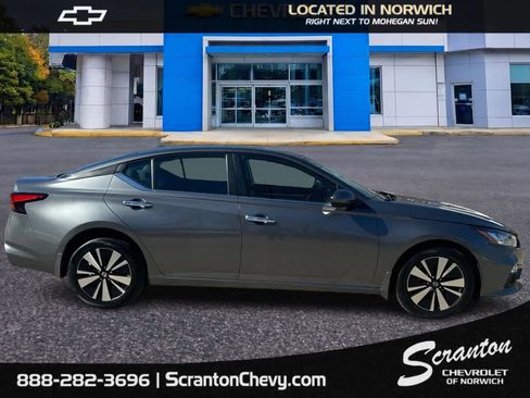 Used 2022 Nissan Altima 2.5 SV image 5
