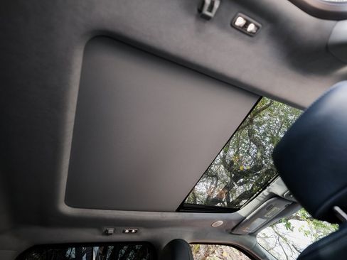 Used 2024 Ford F250 Limited image 31