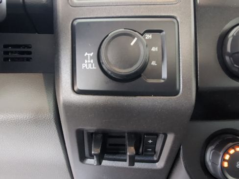 Used 2021 Ford F250 XL w/ Power Equipment Group AWD/4WD image 29