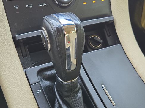 Used 2015 Ford Taurus SEL w/ Equipment Group 201A FWD image 26