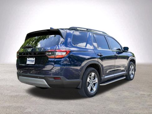 Used 2024 Honda Pilot EX-L image 9