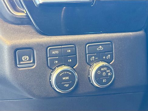 Used 2025 GMC Sierra 1500 Elevation AWD/4WD image 10