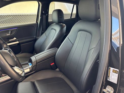 Used 2025 Mercedes-Benz GLA 250 4MATIC image 32