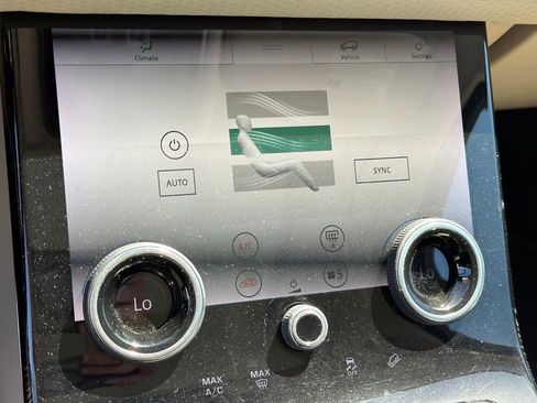 Used 2018 Land Rover Range Rover Velar S AWD/4WD image 27