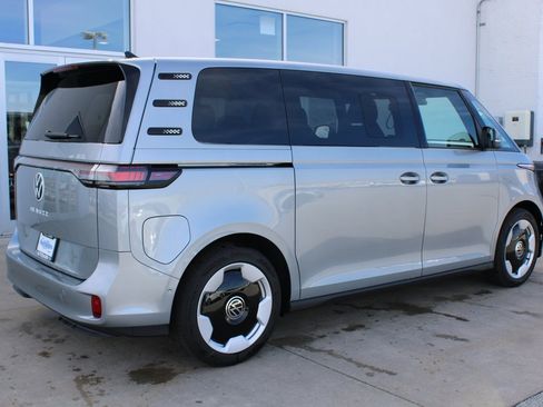 New 2025 Volkswagen ID. Buzz Pro S image 6