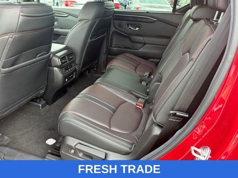 Certified 2025 Honda Pilot Black Edition image 17