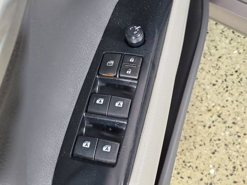 Used 2020 Toyota Camry LE FWD image 22