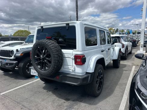 Used 2024 Jeep Wrangler Unlimited Sahara AWD/4WD image 3