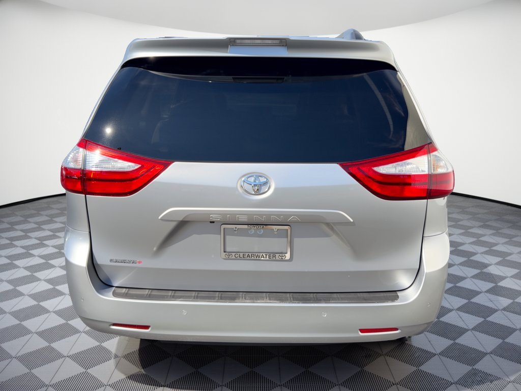 Used 2018 Toyota Sienna XLE w/ XLE Navigation Package FWD image 11
