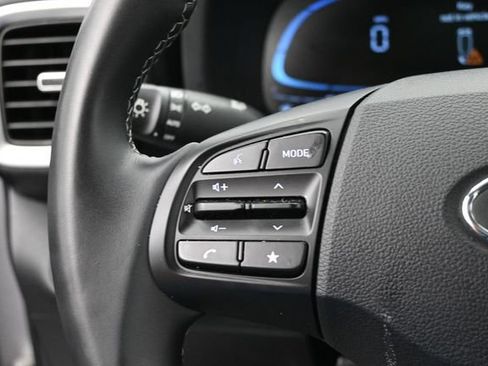 Used 2025 Hyundai Venue SEL FWD image 22