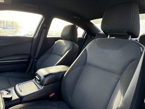 Used 2017 Dodge Charger SE image 14
