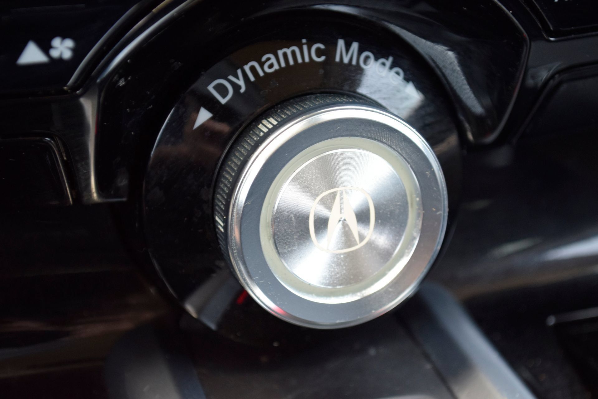 Used 2023 Acura MDX w/ Technology Package FWD image 16