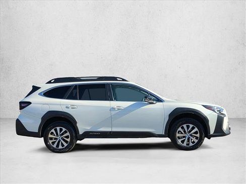 Used 2024 Subaru Outback Premium AWD/4WD image 6