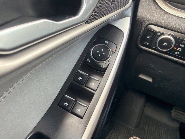 Used 2024 Ford Explorer XLT w/ Equipment Group 202A AWD/4WD image 17