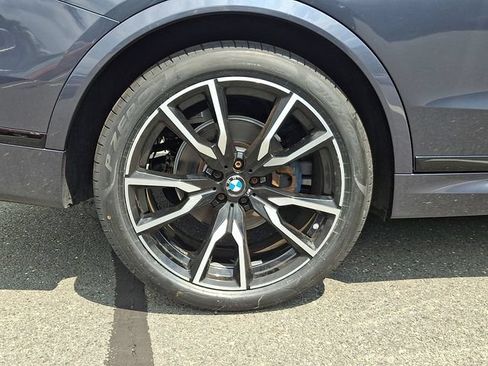 Used 2022 BMW X7 xDrive40i w/ M Sport Package AWD/4WD image 8