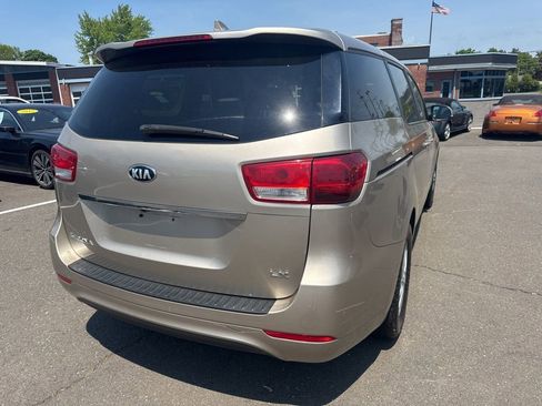 Used 2017 Kia Sedona LX FWD image 6