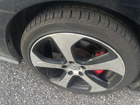 Used 2017 Volkswagen GTI S FWD image 13