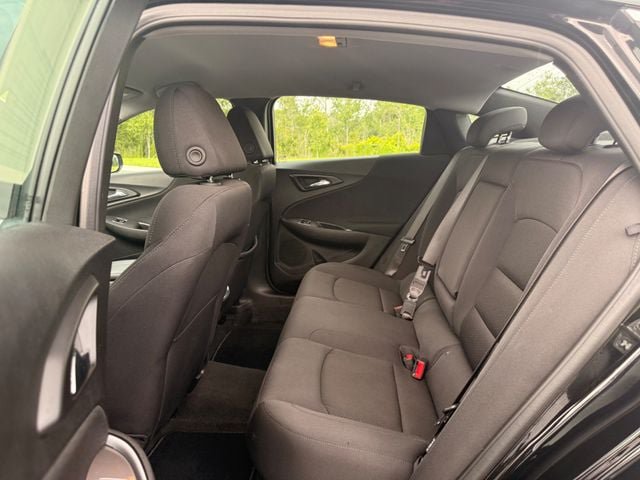 Used 2025 Chevrolet Malibu LT FWD image 8